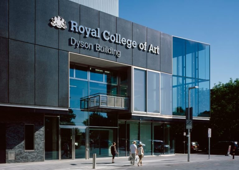 ROYAL COLLEGE OF ART STUDENTS CREATE A DISTURBANCE AT THE GREAT EASTERN HOTEL